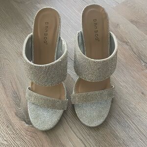 Bamboo Women's Sparkly Rhinestone heel. Size 8.5.
